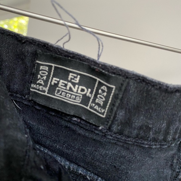 FENDI CUT OFF SHORTS W. CRYSTALS - Picture 4 of 8